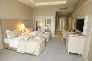 Курортные отели Qafqaz Riverside Hotel Габала Стандартный двухместный номер с 1 кроватью или 2 отдельными кроватями-5