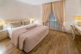 Курортные отели Qafqaz Riverside Hotel Габала Коттедж с 2 спальнями-1